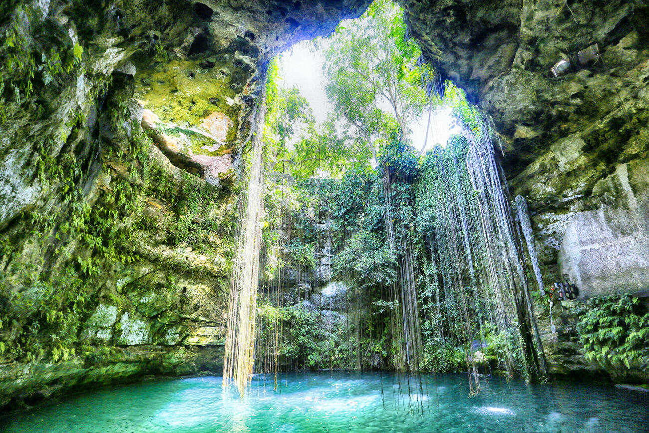 Cenote-iStock-471176226.jpeg